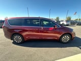 2022 Chrysler Pacifica - Preview 3