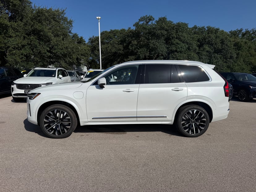 2026 Volvo XC90 - Image 2