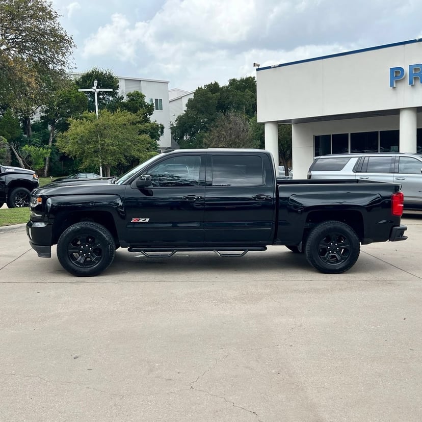 2016 Chevrolet Silverado - Image 2
