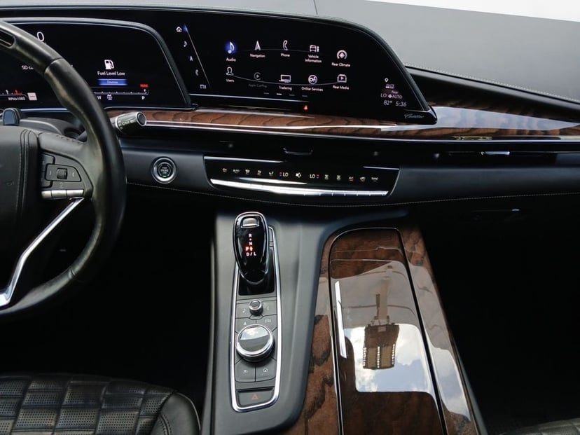 2023 Cadillac Escalade - Image 3