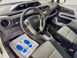 2013 Toyota Prius c - Preview 9