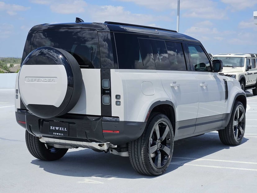 2026 Land Rover Defender - Image 3
