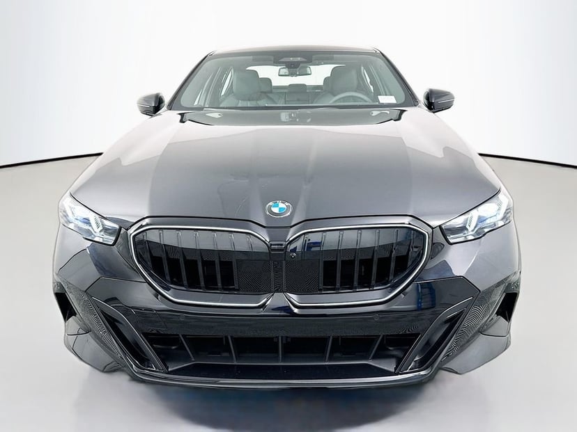 2027 BMW 5-series - Image 3