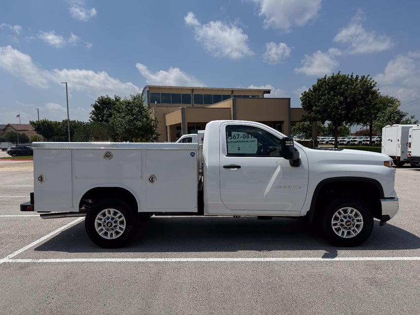 2025 Chevrolet Silverado 2500 HD - Image 2