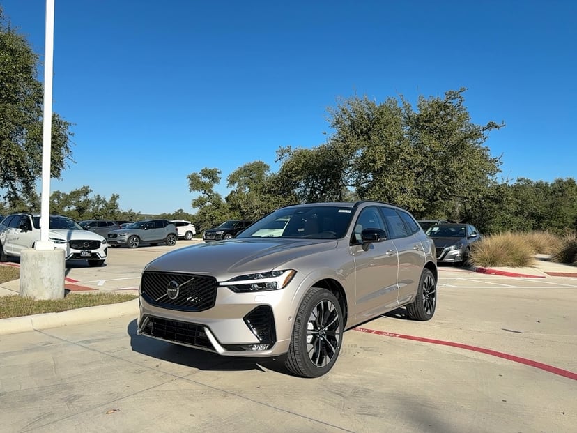 2026 Volvo XC60 - Image 1