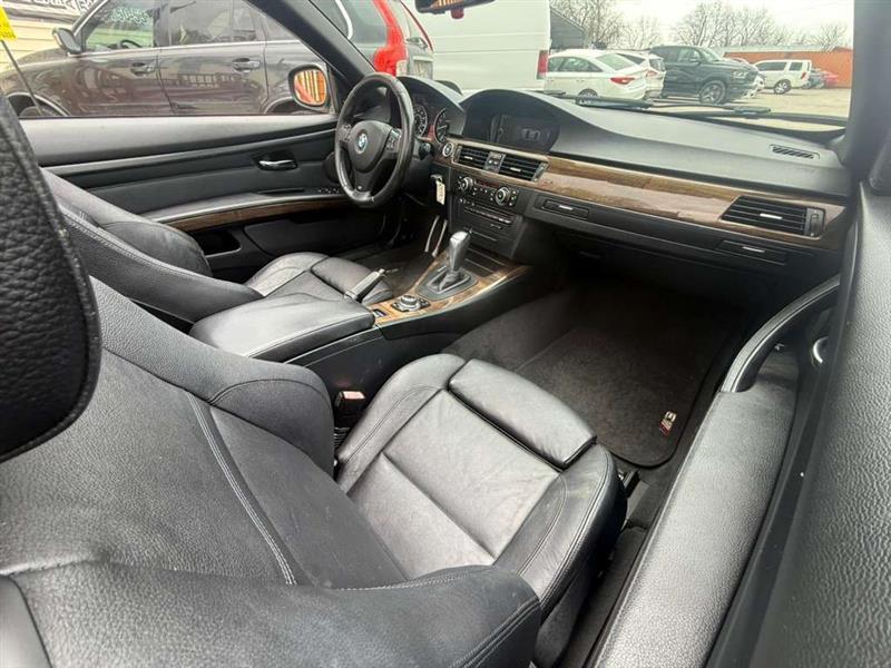 2011 BMW 335i - Image 3