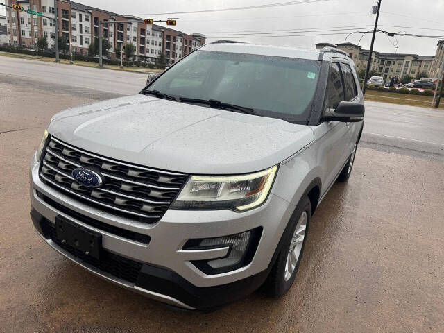 2017 Ford Explorer - Image 1