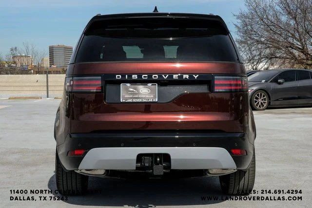2026 Land Rover Discovery - Image 2