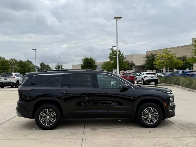 2025 Chevrolet Traverse - Image 3