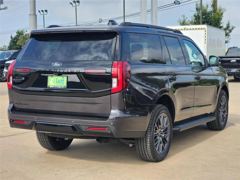 2026 Ford Expedition - Image 3