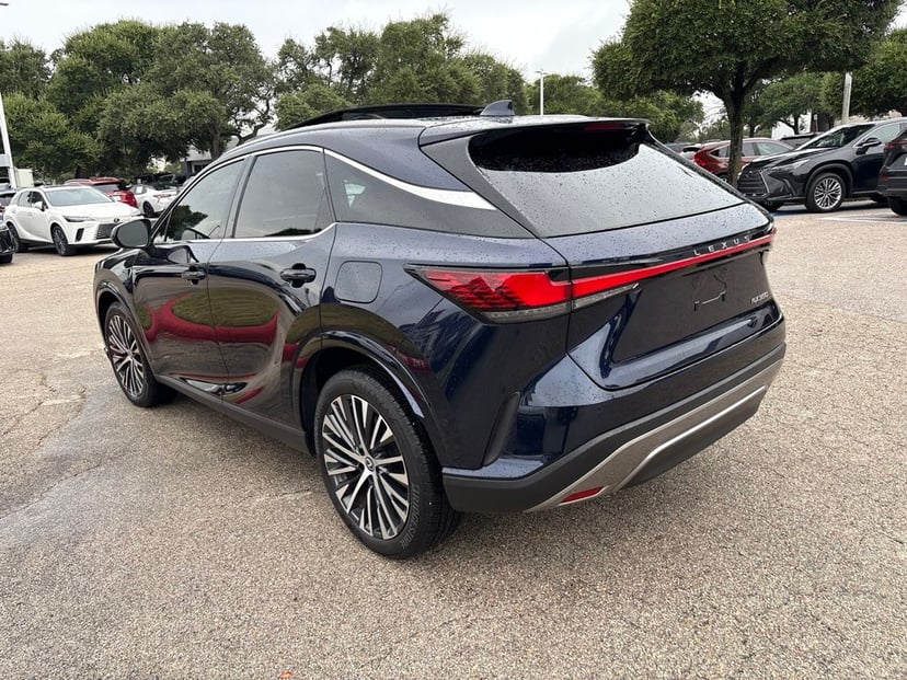 2023 Lexus RX - Image 3