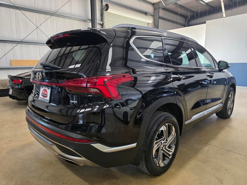 2023 Hyundai Santa Fe - Image 3