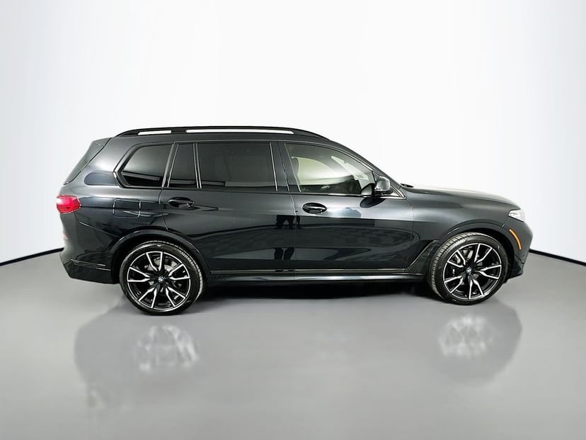 2021 BMW X7 - Image 2