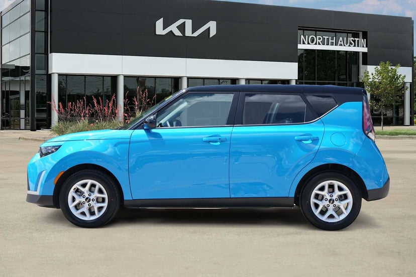 2025 Kia Soul - Image 2