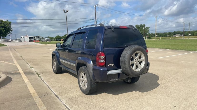2006 Jeep Liberty - Image 3