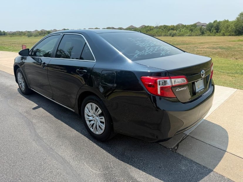 2014 Toyota Camry - Image 3