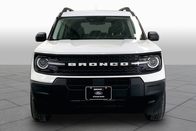 2026 Ford Bronco - Image 2