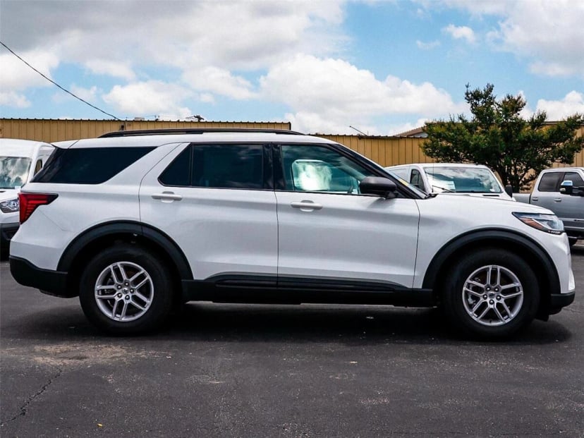 2026 Ford Explorer - Image 2