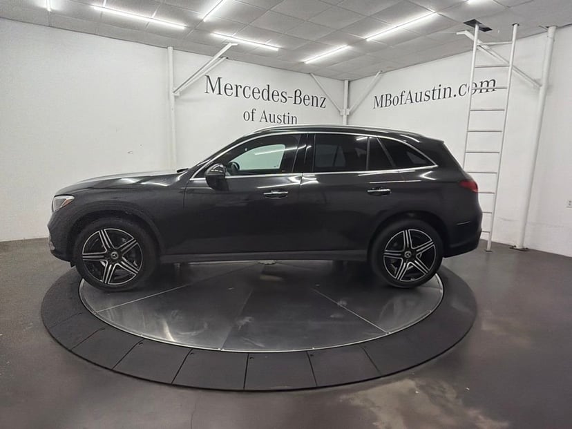 2027 Mercedes-Benz GLC - Image 2