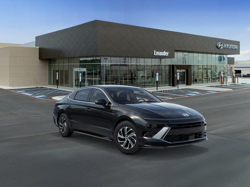 2026 Hyundai Sonata Hybrid - Image 2