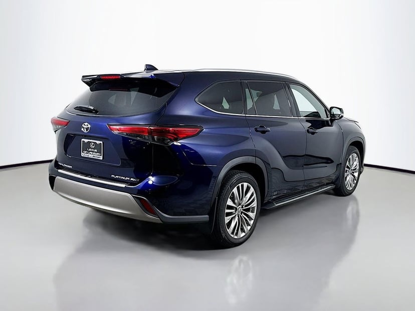 2020 Toyota Highlander - Image 3