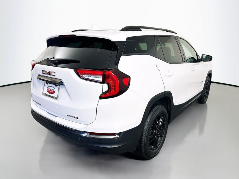 2023 GMC Terrain - Image 2