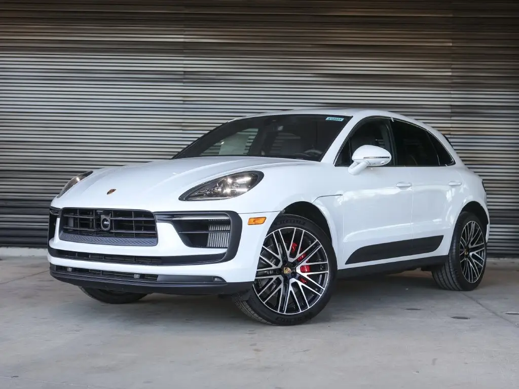 2026 Porsche Macan - Image 1