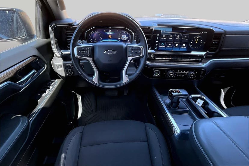 2023 Chevrolet Silverado - Image 3
