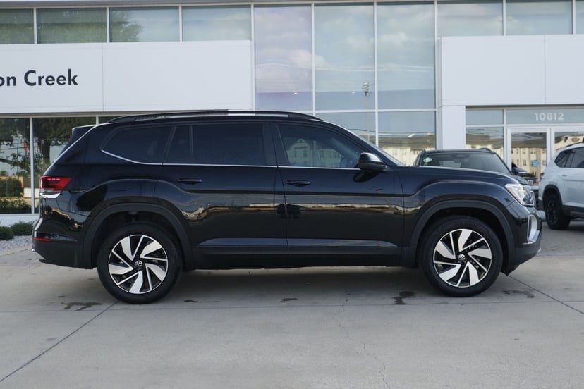 2026 Volkswagen Atlas - Image 2