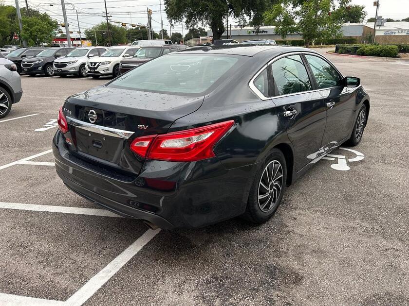 2017 Nissan Altima - Image 3