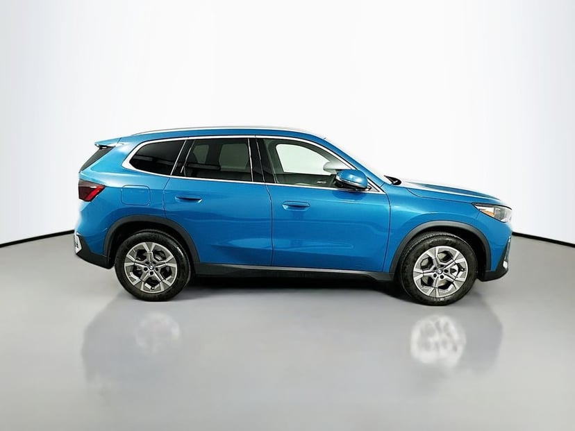 2023 BMW X1 - Image 3