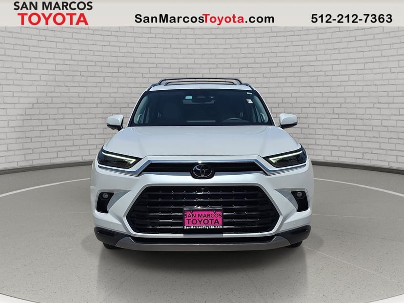 2025 Toyota Grand Highlander - Image 2