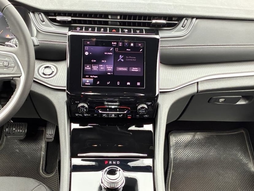 2026 Jeep Grand Cherokee L - Image 2