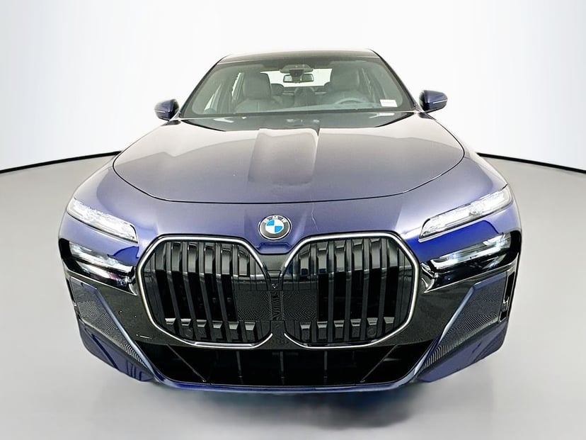 2026 BMW 7 Series - Image 2