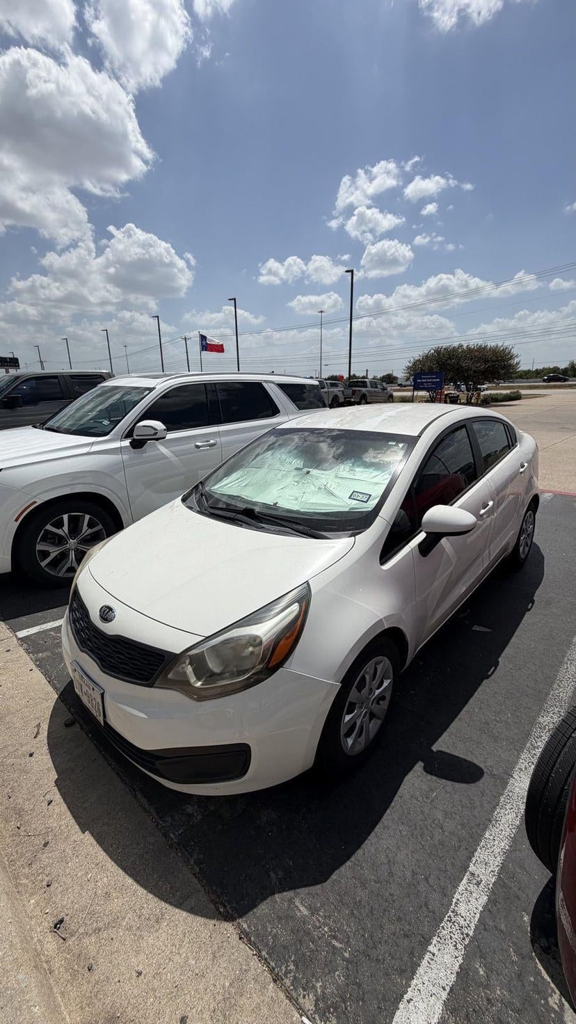 2014 Kia Rio - Image 2