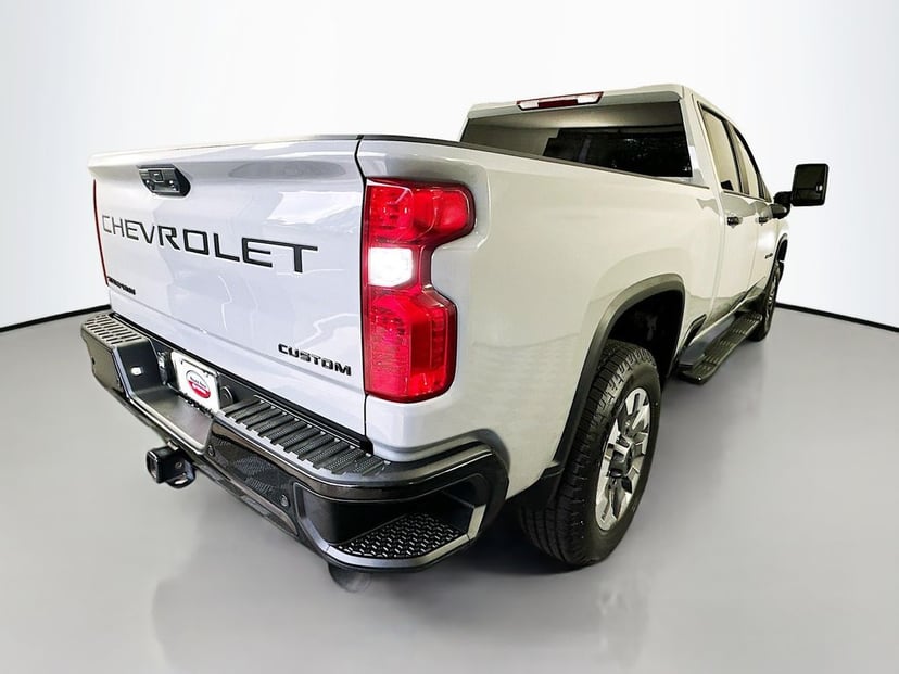 2024 Chevrolet Silverado HD - Image 3