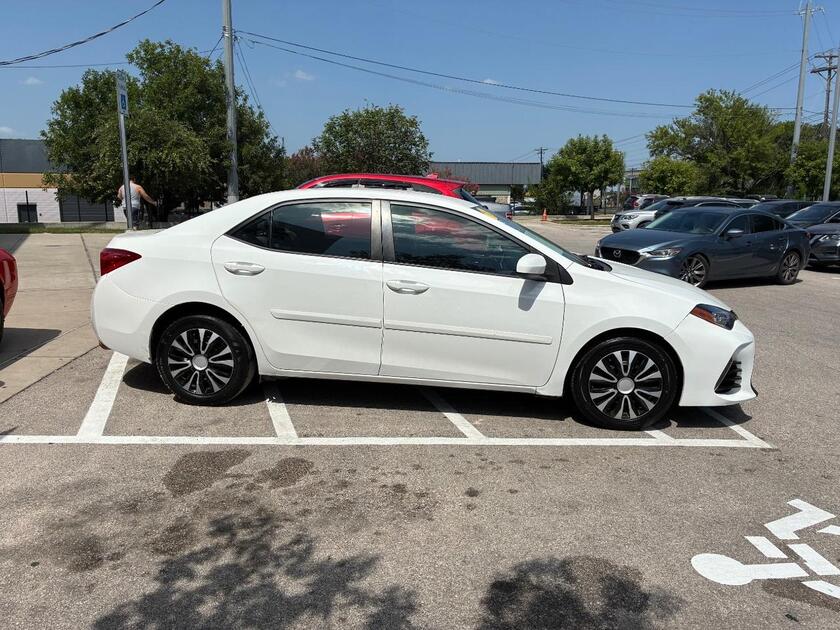 2018 Toyota Corolla - Image 2
