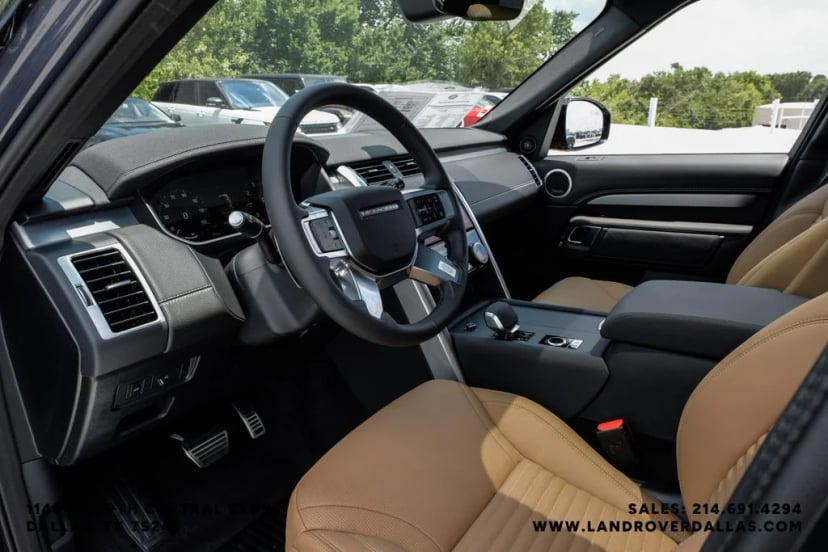 2026 Land Rover Discovery - Image 2