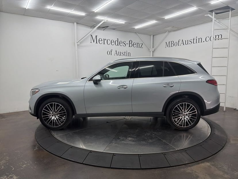 2026 Mercedes-Benz GLC - Image 3