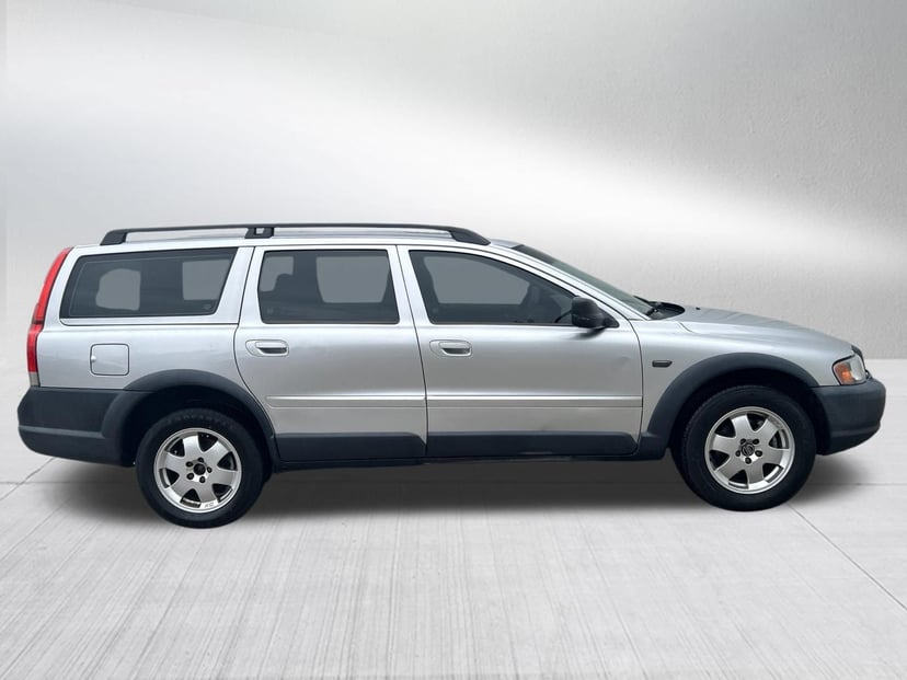2004 Volvo XC70 - Image 3