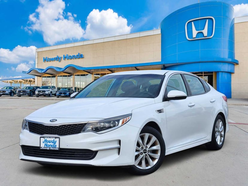 2017 Kia Optima - Image 1