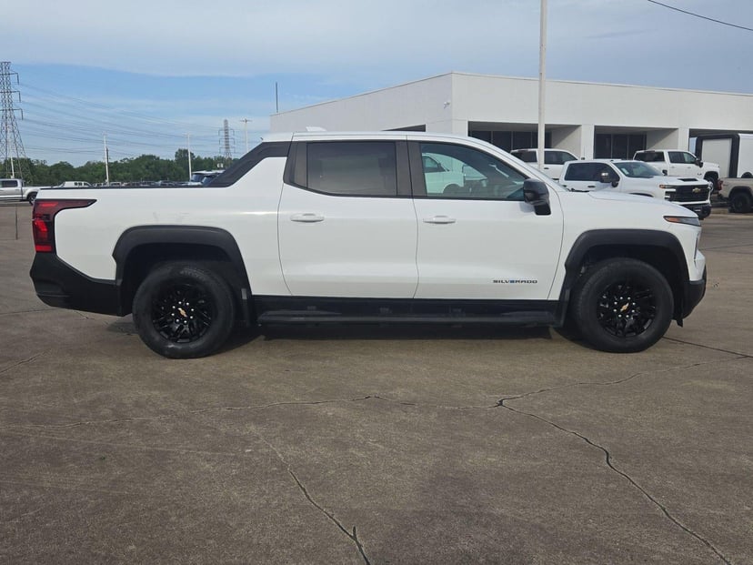 2024 Chevrolet Silverado EV - Image 3
