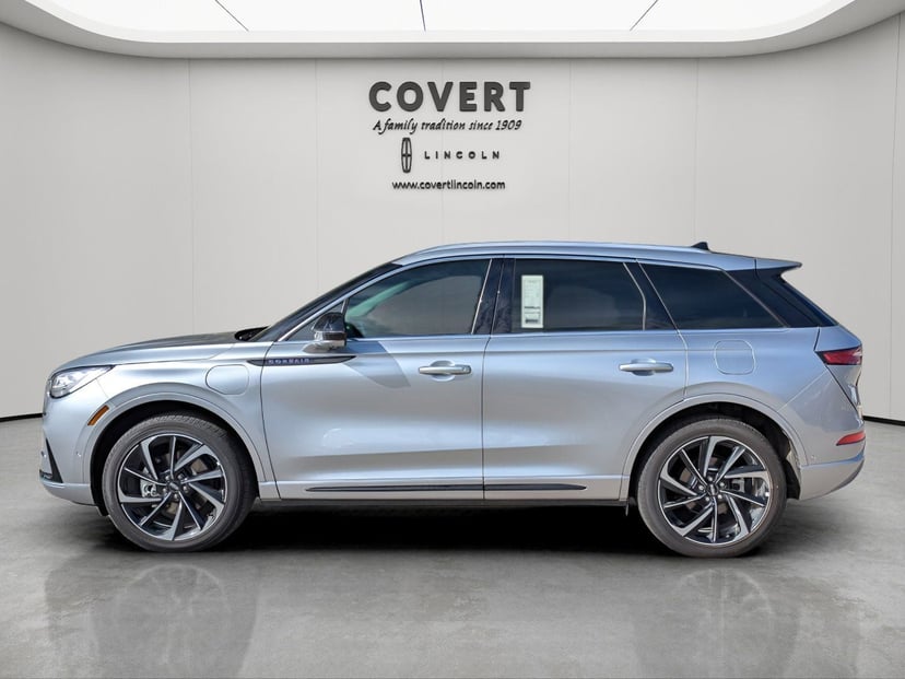 2024 Lincoln Corsair - Image 2