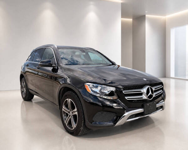 2016 Mercedes-Benz GLC - Image 1
