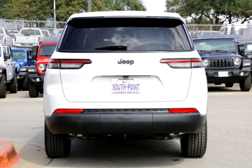 2025 Jeep Grand Cherokee L - Image 3