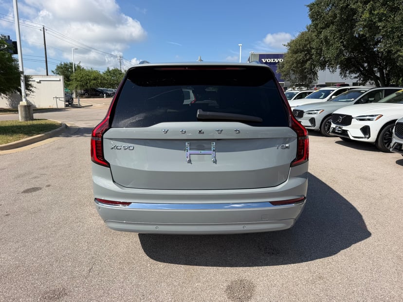 2026 Volvo XC90 - Image 2