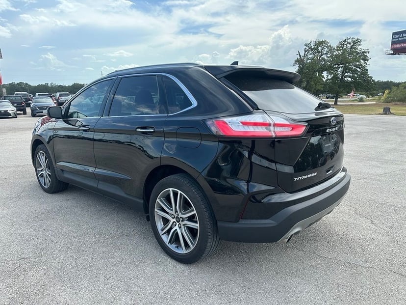 2023 Ford Edge - Image 2