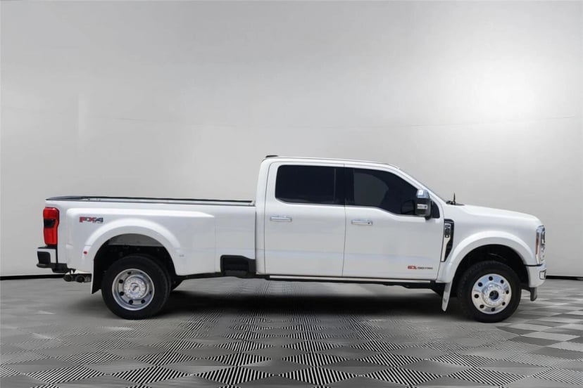 2025 Ford F-450 - Image 2