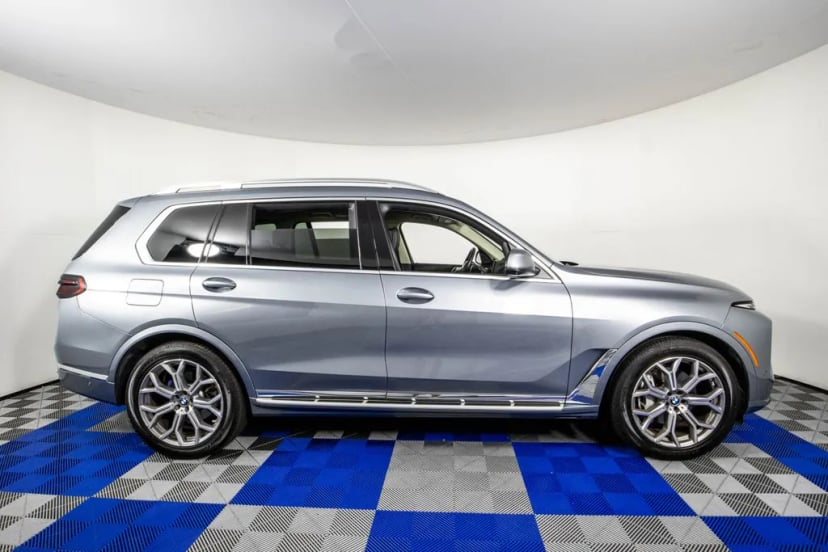 2024 BMW X7 - Image 3