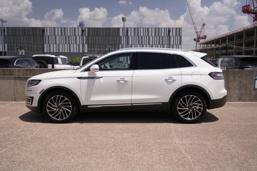 2020 Lincoln Nautilus - Image 2